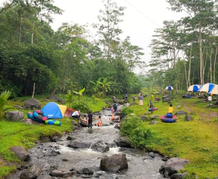 5 Lokasi Berkemah Terbaik di Indonesia