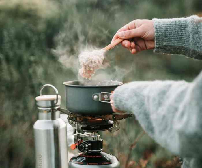 Tips Memasak Makanan di Perkemahan dengan Mudah